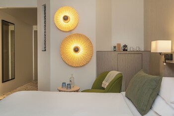 Deluxe Room, 1 King Bed