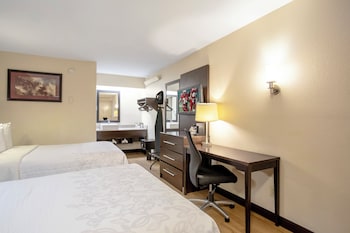 Deluxe Room, 2 Double Beds (Smoke Free)