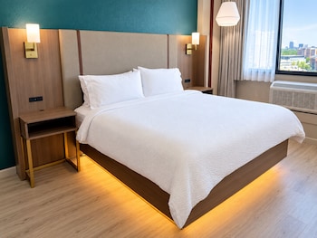 Suite, 1 King Bed (High Floor)