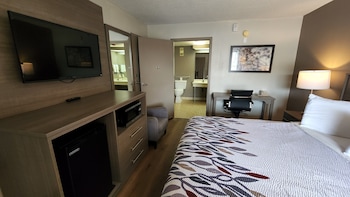 Superior Room, 1 King Bed, Accessible (Roll-In Shower, Smoke Free)