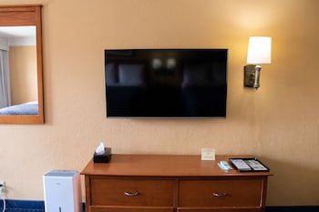 Standard Room, 1 King Bed, Accessible