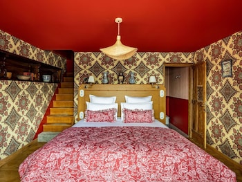 Room (La Pagode)