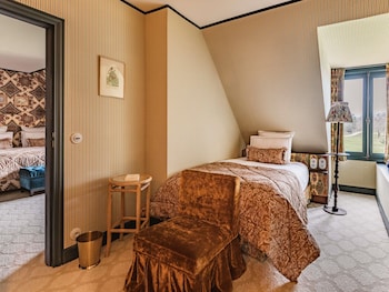 Family Room, Multiple Beds (Estate view, Attic area)