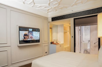 Club Room, 1 Queen Bed