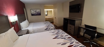 Deluxe Room, 2 Queen Beds, Non Smoking