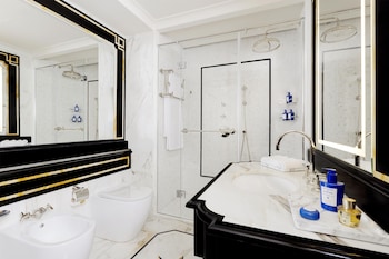 Premier Room, 2 Twin Beds (Imperial, Rome View)