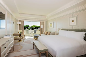 Premier Room, 1 King Bed, Non Smoking