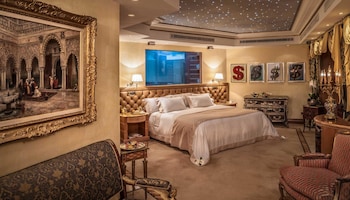 Signature Suite, 1 King Bed (Penthouse Suite, Spa