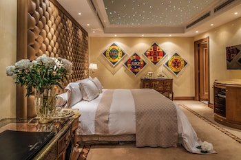 Signature Suite, 1 King Bed (Planetarium Suite, Spa/Lounge Access)