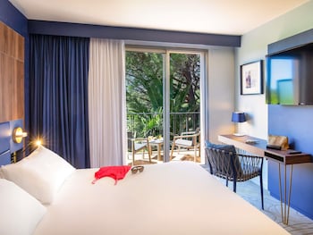Privilege, Room, 1 Double Bed with Sofa bed, Balcony, Garden View