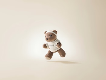 [THE SHILLAXOLIVE YOUNG]Superior Suite Double+KRW100,000 Gift Card+Outdoor Pool+Seoul Bear Keyring