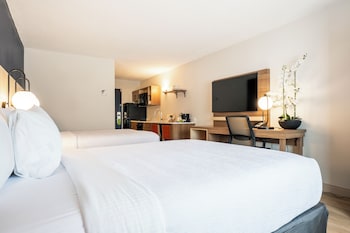 Studio, 2 Queen Beds, Non Smoking, Kitchenette