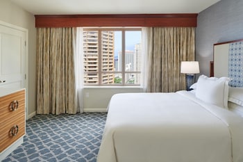 Suite, 1 Bedroom, City View (1 King w/Sofabed, Limited Ocean View)