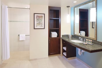 Suite, 2 Bedrooms, Accessible (Penthouse, Hearing, Roll-in Shower)