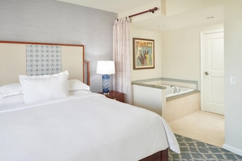 Suite, 1 Bedroom, City View (1 King w/Sofabed, Limited Ocean View)