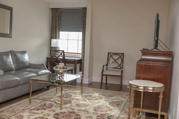 Superior Suite, 1 King Bed with Sofa bed, Ensuite