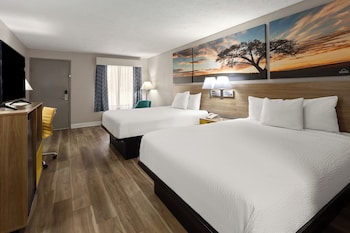Standard Room, 2 Queen Beds, Smoking