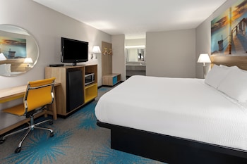 Standard Room, 1 King Bed, Smoking
