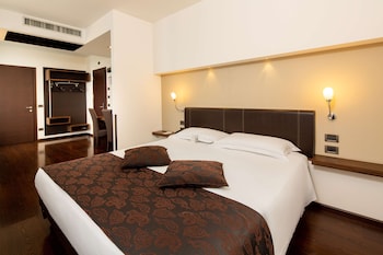 Superior Room, 1 King Bed