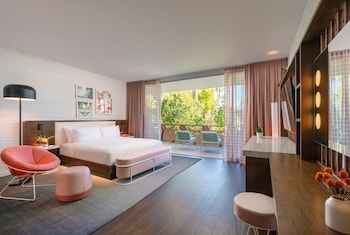 Two Bedroom Hideaway Suite King