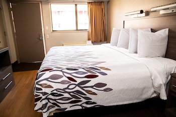 Deluxe Room, 1 King Bed (Larger Room, Smoke Free)
