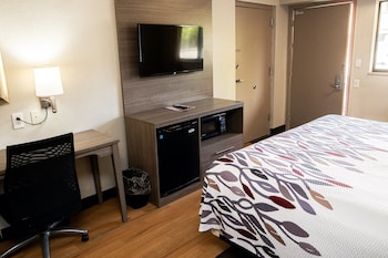 Deluxe Room, 1 King Bed (Larger Room, Smoke Free)