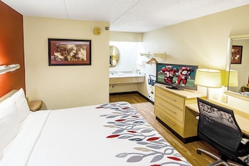 Standard Room, 1 King Bed (Smoke Free)