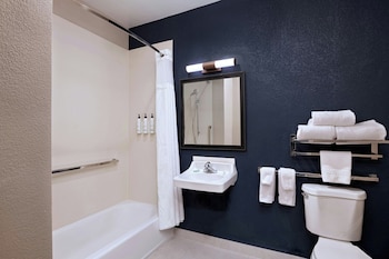 Room, 1 King Bed, Accessible Bathtub