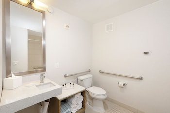 Standard Room, 2 Queen Beds, Accessible