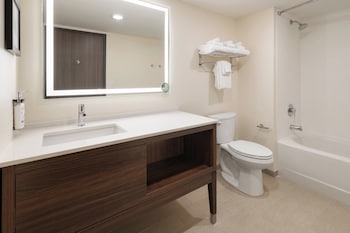 Suite, 1 Bedroom, Accessible Bathtub, Non Smoking (Mobility, Access Tub)