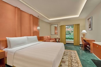 Room, 1 King Bed, Garden View