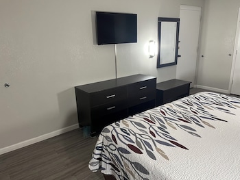 Superior Room, 1 King Bed, Smoking