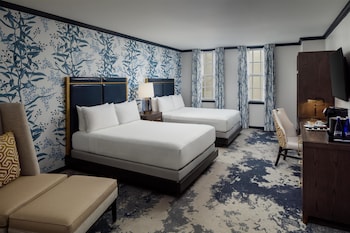 Room, 2 Queen Beds, Accessible (Mobility & Hearing, 3x3 Shower)