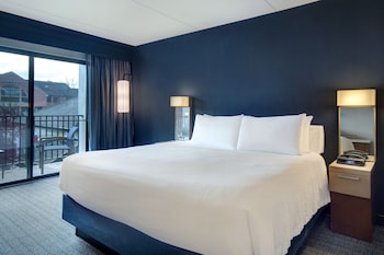 Room, 1 King Bed with Sofa bed, Balcony, Oceanfront