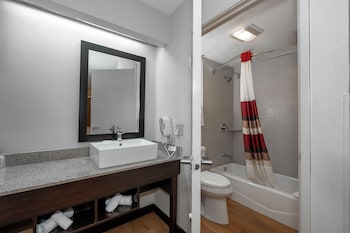 Standard Room, 1 King Bed (Smoke Free)