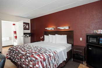 Deluxe Room, 1 King Bed, Accessible (Smoke Free)
