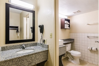 Deluxe Room, 1 King Bed (Smoke Free)