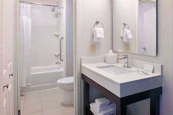 Room, 2 Double Beds, Roll-in Shower