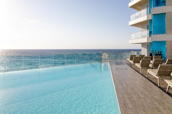 The Level Melia Room with Pool Access Adults Only