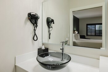 Standard Room, 1 King Bed, Non Smoking, Refrigerator & Microwave