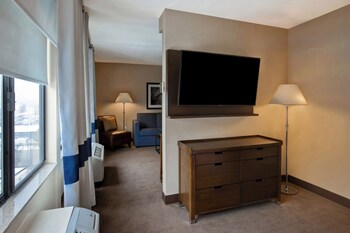 Junior Suite, 1 Queen Bed, Tower