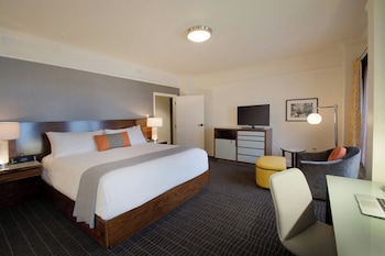 Suite (9 -Gallery Suite)