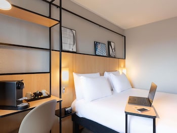 Comfort Room, 1 Double Bed (Eiffel Tower View)
