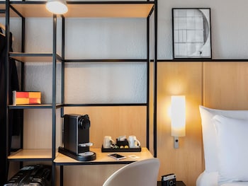 Comfort Room, 1 Double Bed (Eiffel Tower View)