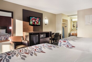 Deluxe Room, 2 Queen Beds, Non Smoking