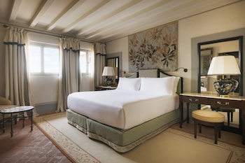 Suite (Monastery)