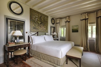 Suite (Monastery)