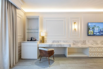 Grand Class Premium