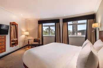 Premium Room (Square View)