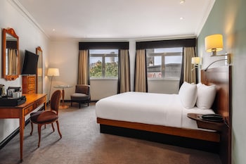 Premium Room (Square View)